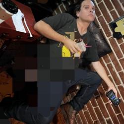 Alien Queer King - Single. Передняя обложка. Нажмите, чтобы увеличить. Alien Queer King - Single. Передняя обложка. Нажмите, чтобы увеличить.